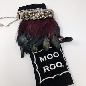 Moo Roo 'VICTORIA" 2006 Hand Signed by Mary Norton